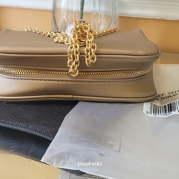 Versace - Picture 9 of 12